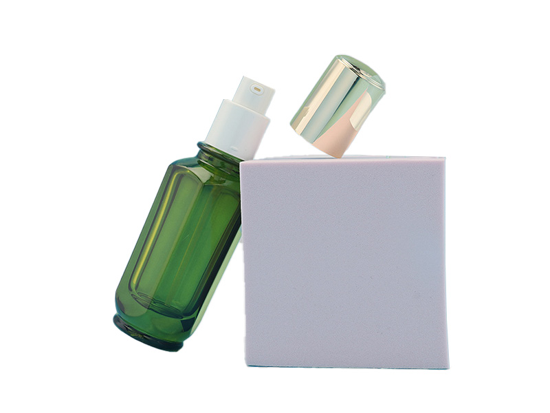 Glass cosmetic bottle set with lids