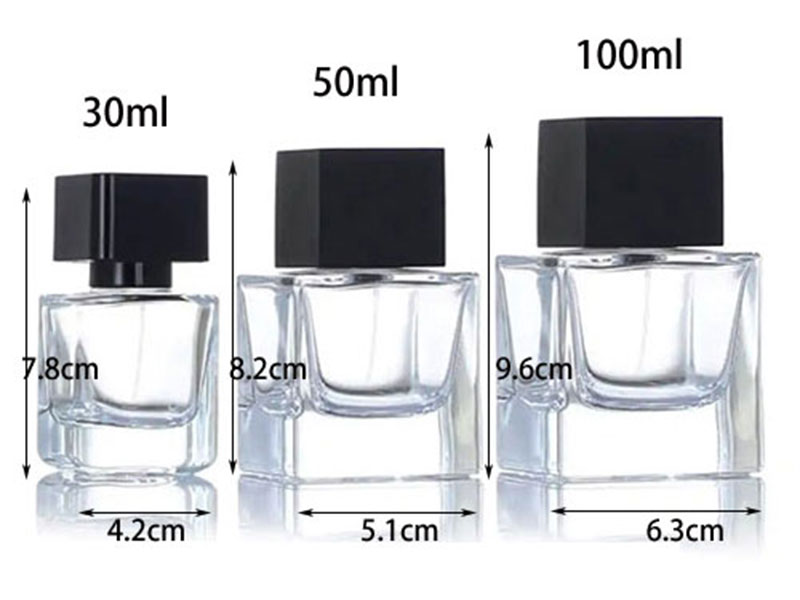 Using Classic Square Glass Spray Bottle for Perfume