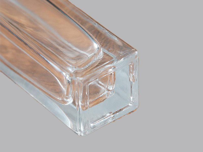 18 Screw Mouth Square Glass Spray Perfume Bottle 30ml-100ml