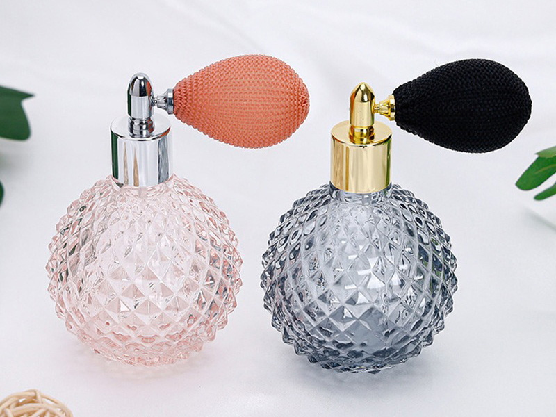 Exquisite diamond glass perfume bottle with atomizer4