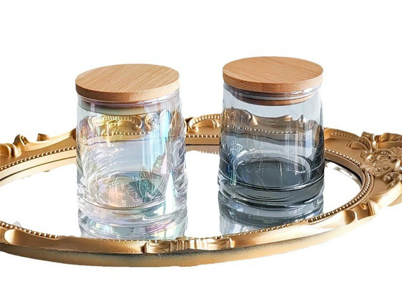 Amber colored candle jars with wooden lid