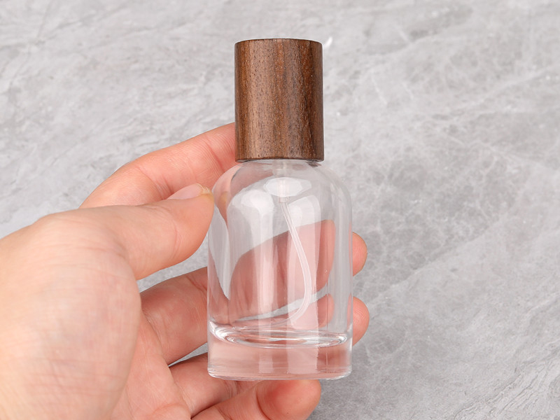 empty spray perfume bottles