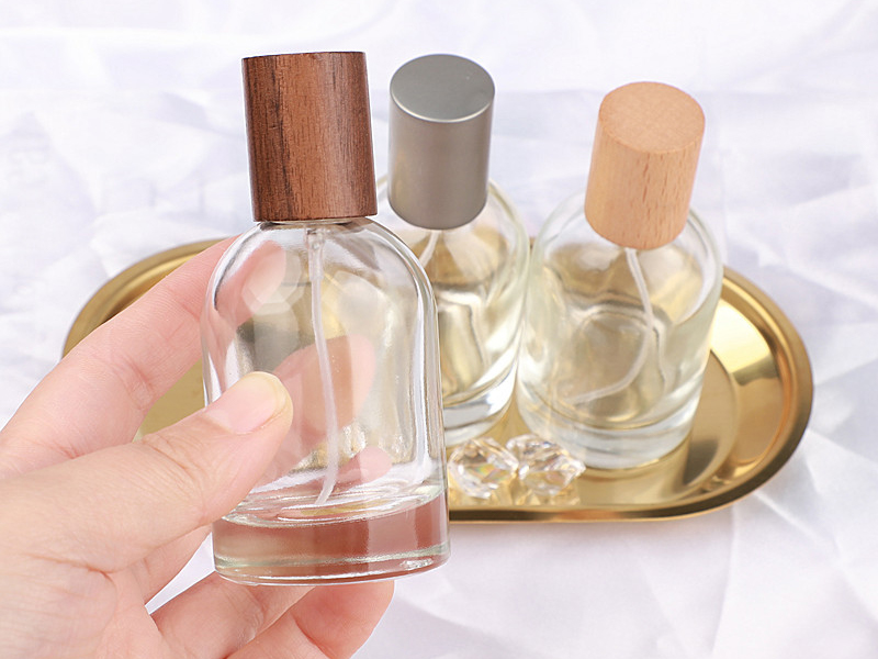 empty spray perfume bottles