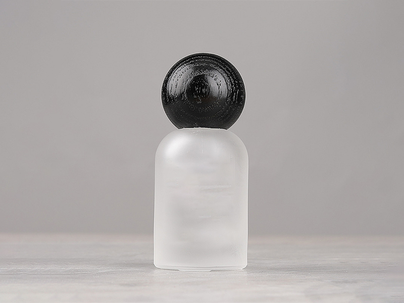 glass spray perfume bottle